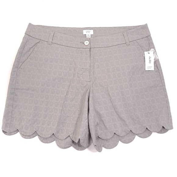Crown & Ivy Shelby Women's Shorts Scalloped Hem Gray Textured Stretch - Sz 16W - Picture 9 of 9